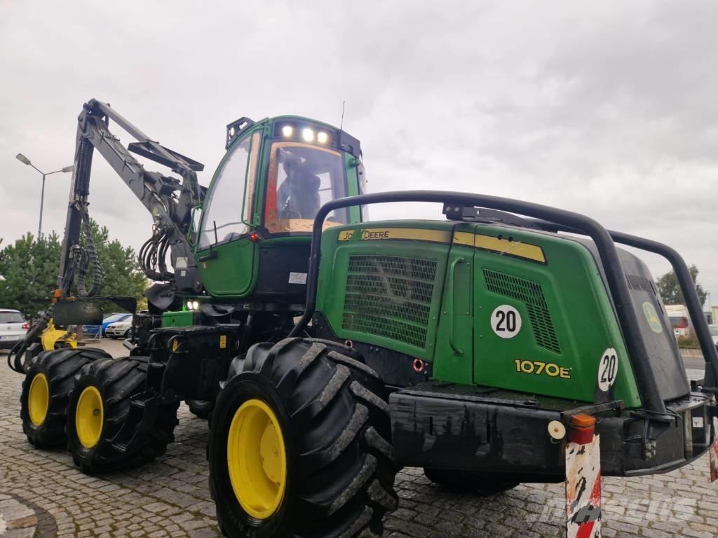 John Deere 1070 E Харвестеры