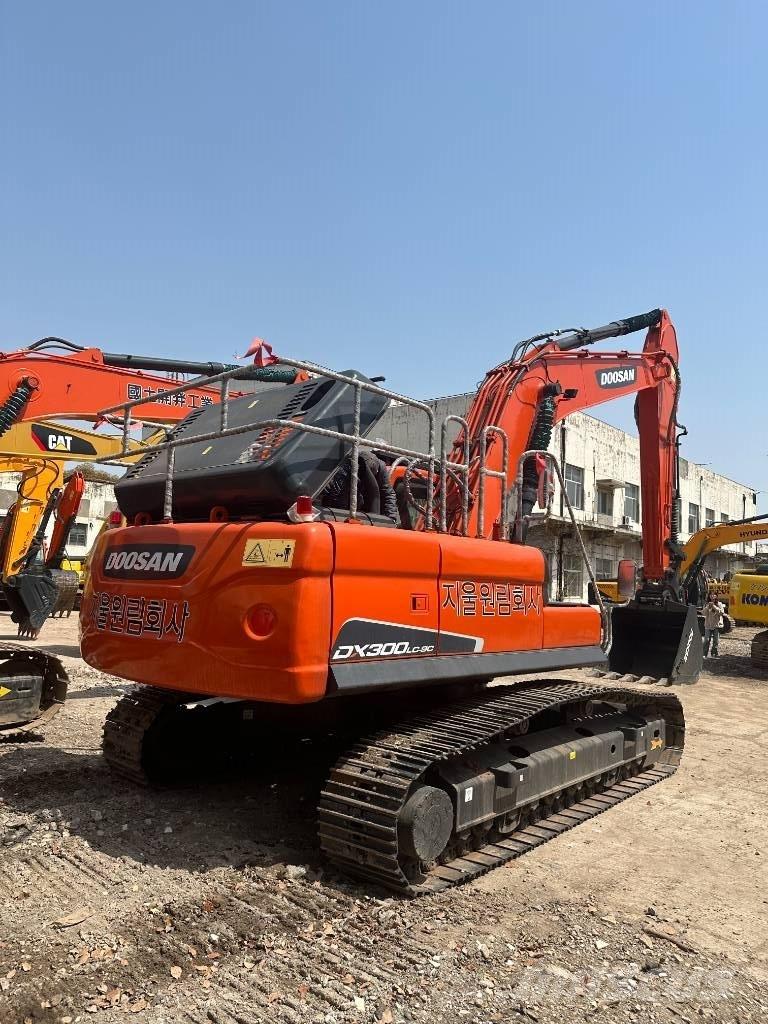 Doosan DX 300 Малые экскаваторы 7т-12т