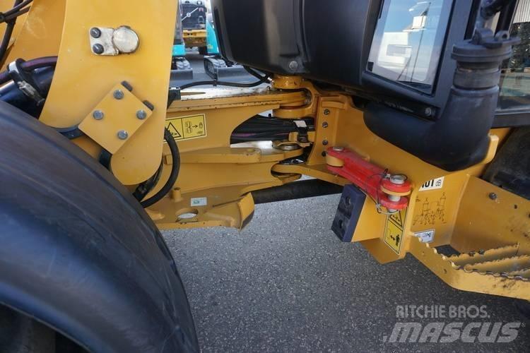 CAT 906 M Фронтальные погрузчики