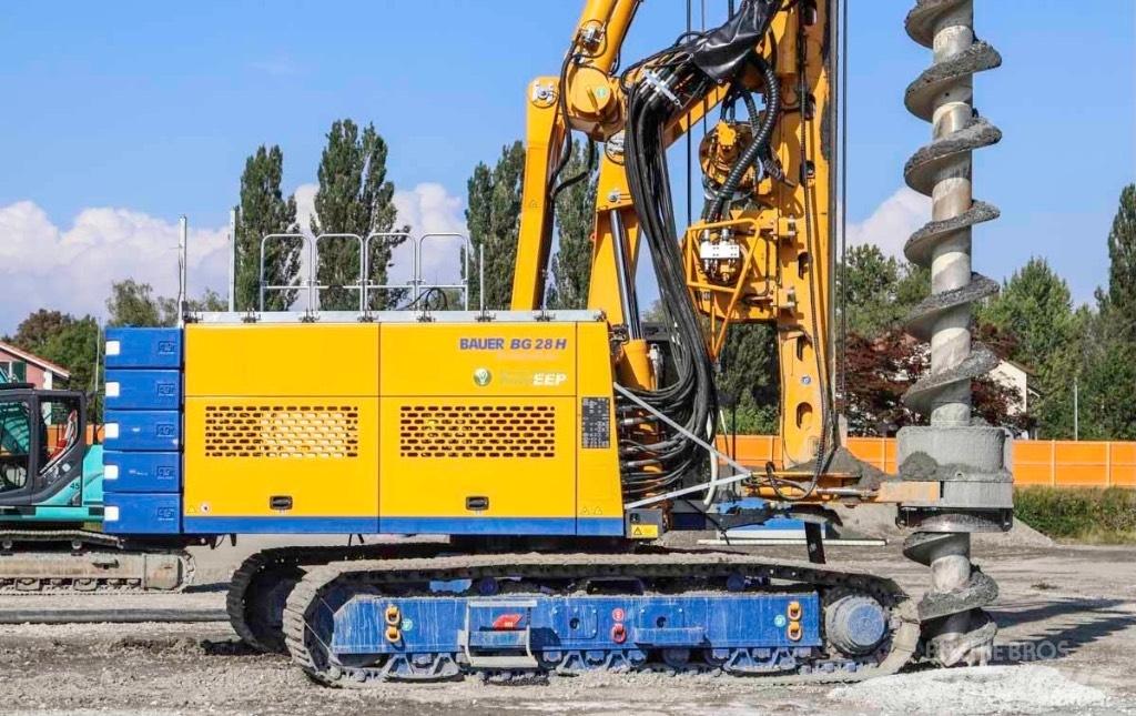 Bauer BG 28 H Гусеничные буровые установки
