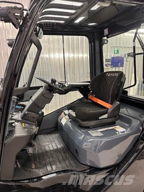 Toyota 52-8 FDF 30 Дизельные погрузчики