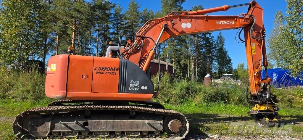 Hitachi ZX 225 USR Гусеничные экскаваторы
