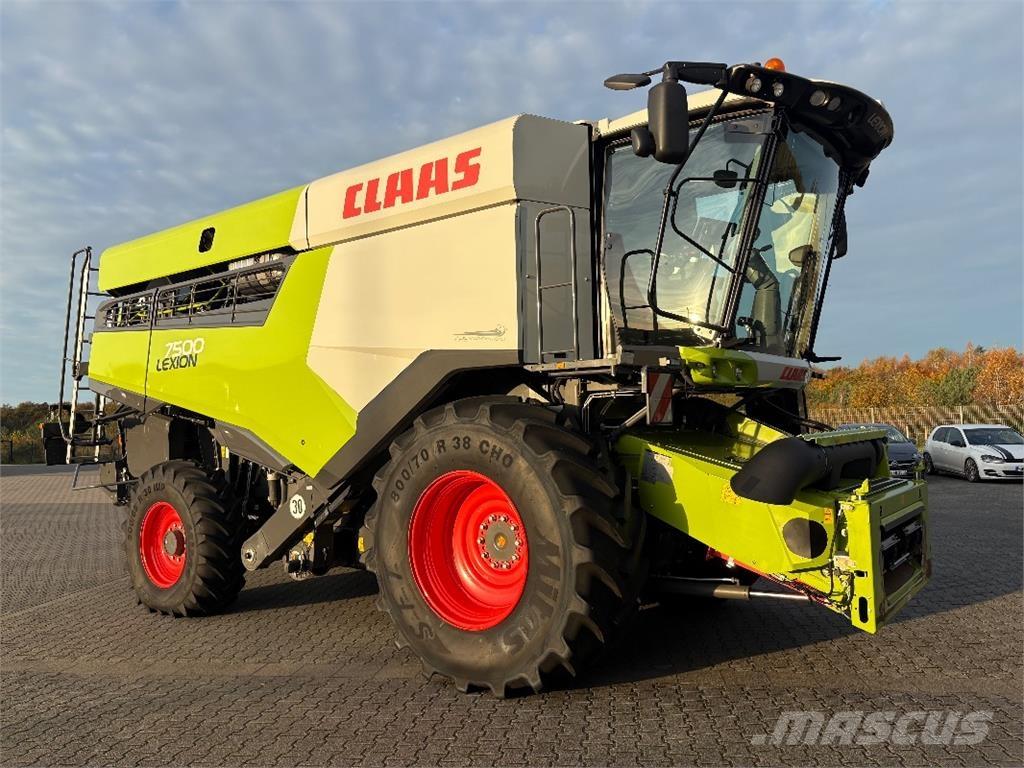 CLAAS LEXION 7500 Зерноуборочные комбайны