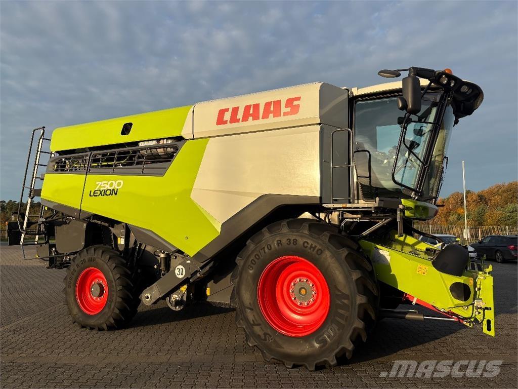 CLAAS LEXION 7500 Зерноуборочные комбайны