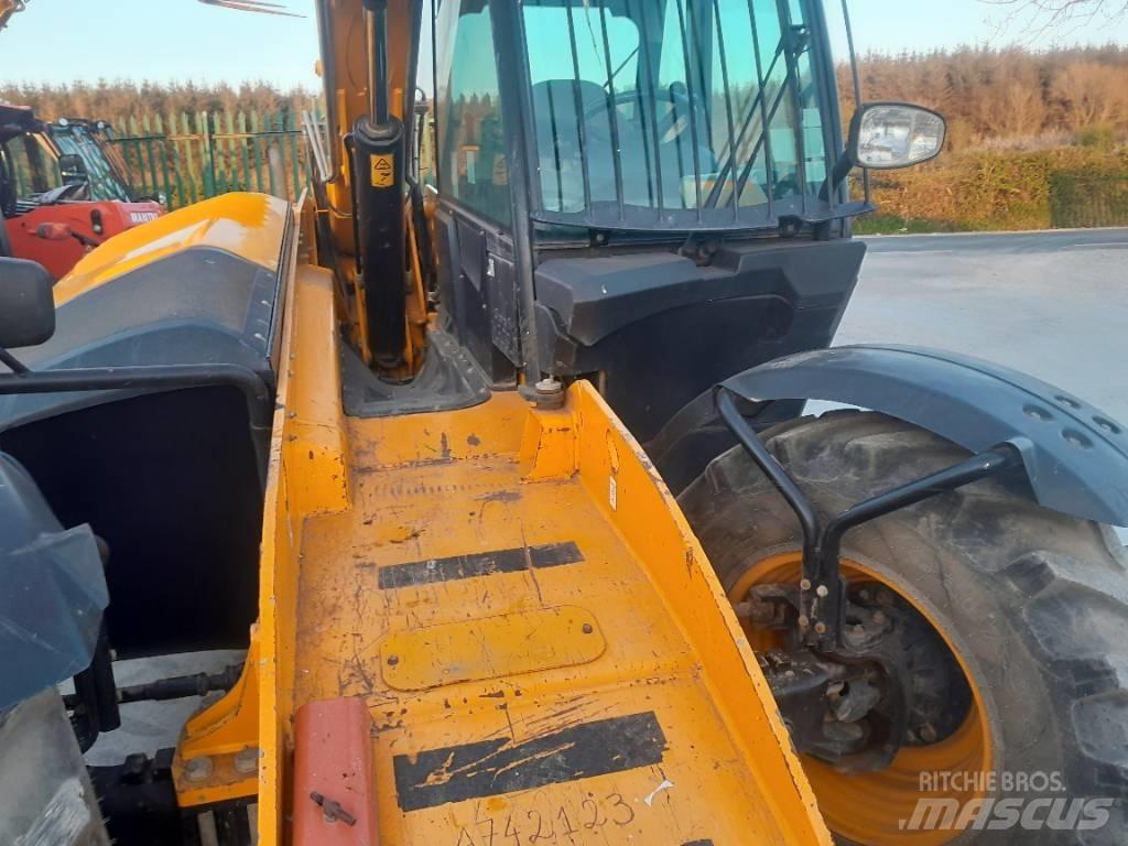 JCB 540-140 Телескопические погрузчики
