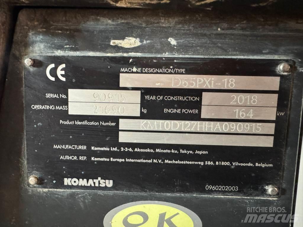 Komatsu D65PXi-18 Гусеничные бульдозеры