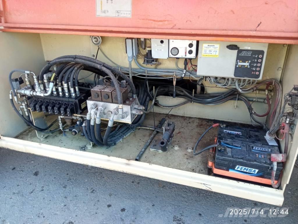 JLG 203-24 Ножничные подъемники