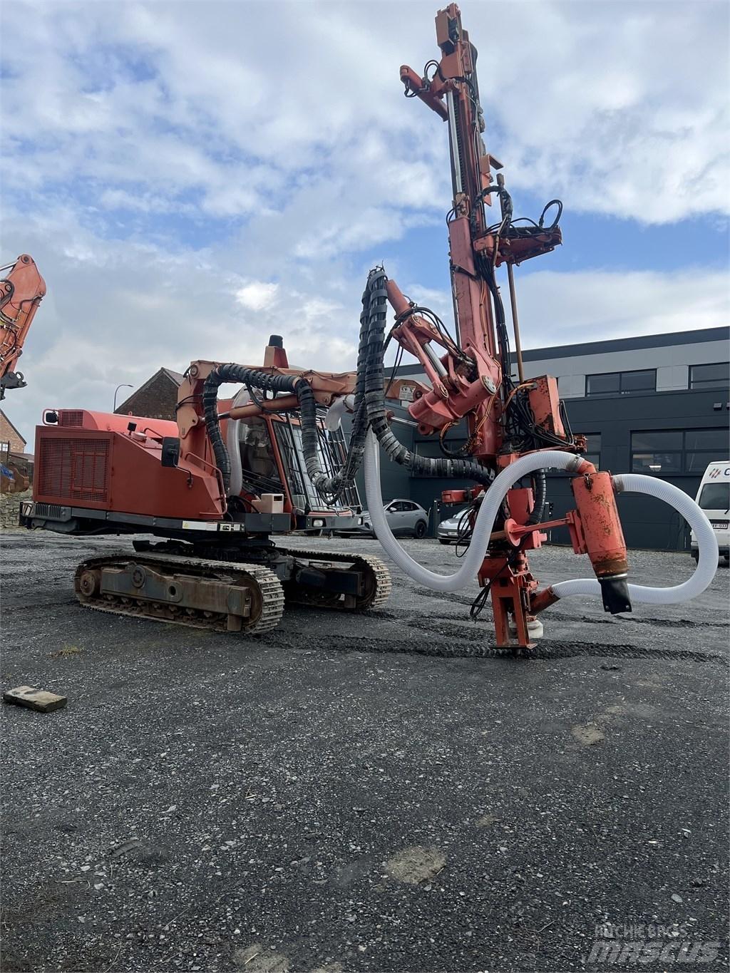 Sandvik DQ 500 Буровые вышки