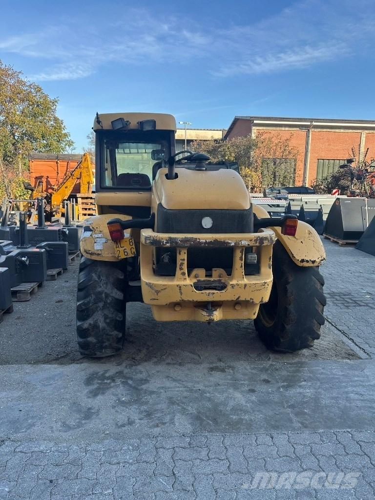 New Holland LM 640 Сельскохозяйственные телескопические погрузчики