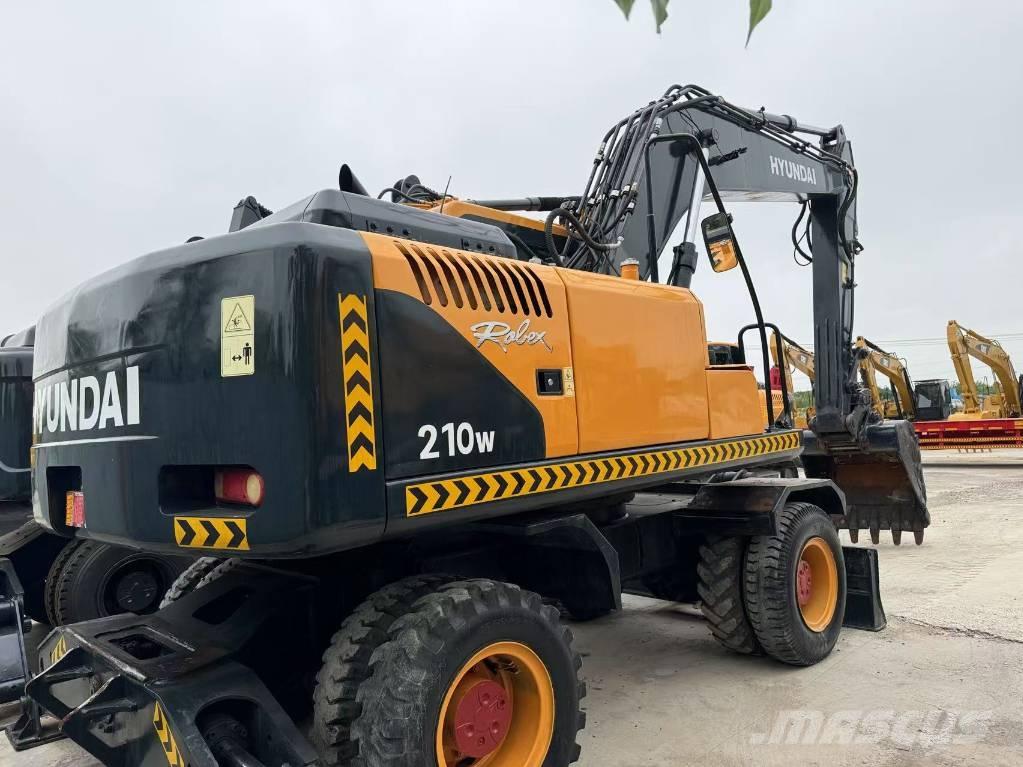 Hyundai R210W-9 Колёсные экскаваторы