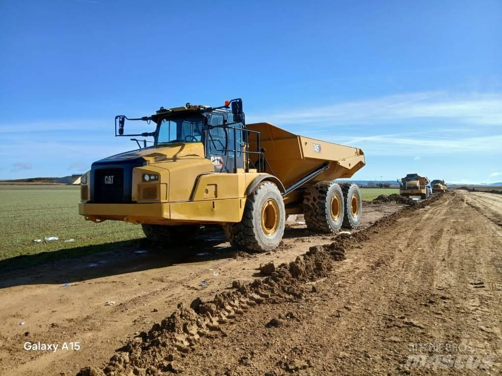 CAT 745 Шарнирно-сочленённые самосвалы