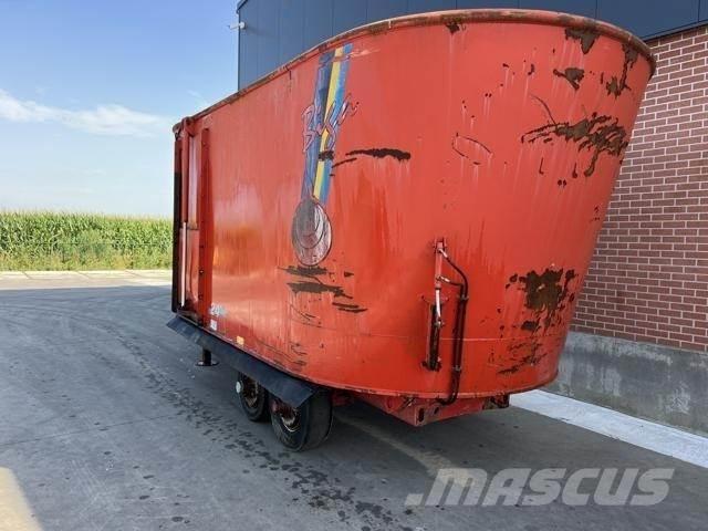 Peecon 24m³ Кормораздатчики