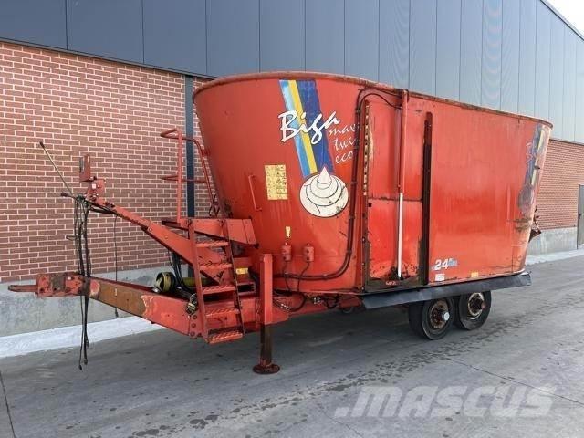 Peecon 24m³ Кормораздатчики
