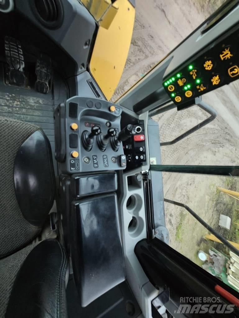 CAT 950M Фронтальные погрузчики