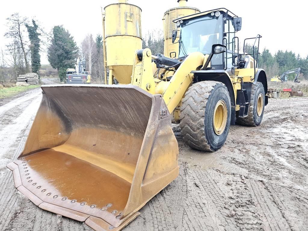 CAT 950M Фронтальные погрузчики