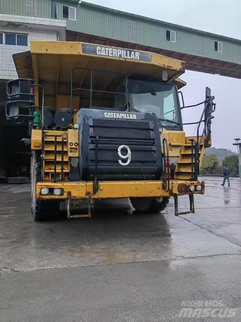 CAT 777E Шарнирно-сочленённые самосвалы