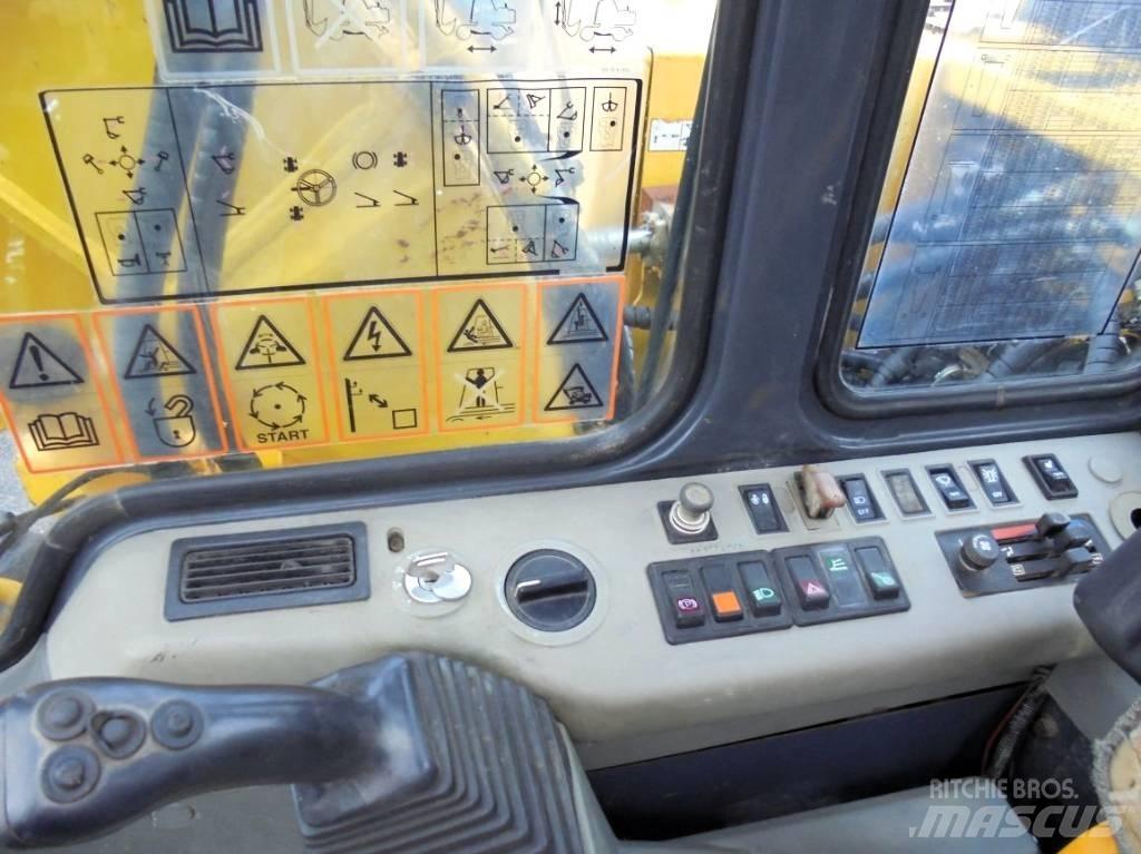 Komatsu PW 130ES-6K Колёсные экскаваторы