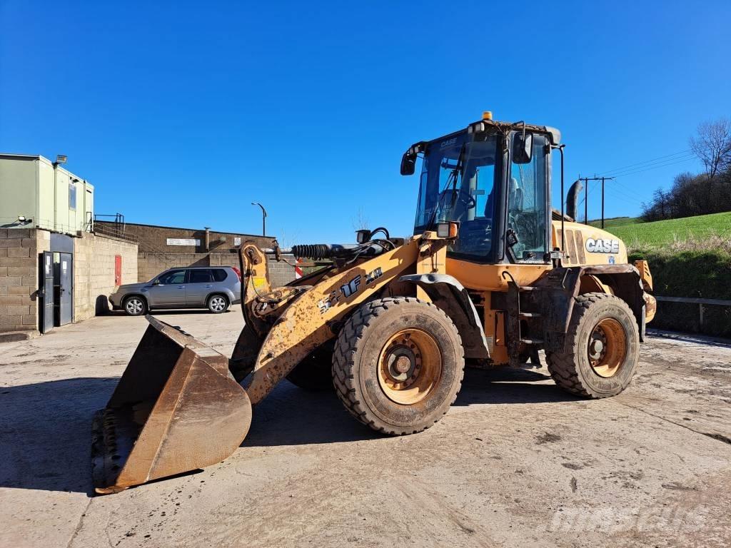 CASE 521 F XR Фронтальные погрузчики