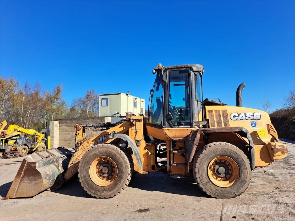 CASE 521 F XR Фронтальные погрузчики