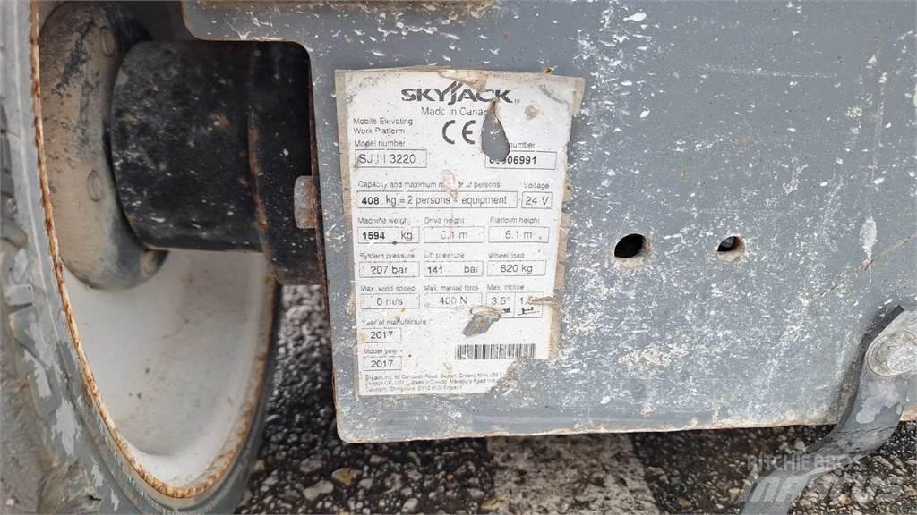 SkyJack SJIII3220 Ножничные подъемники