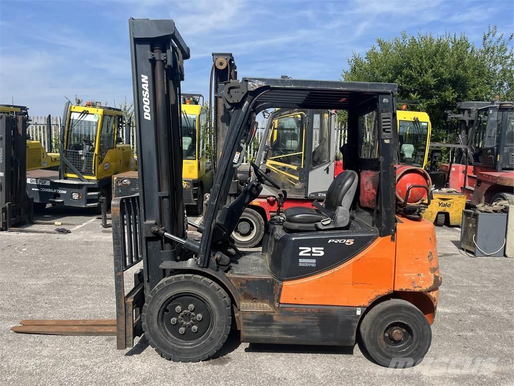 Doosan G25E-5 Газовые погрузчики