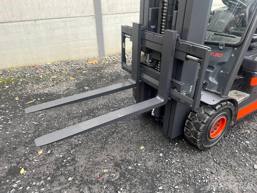 Linde E30L-01 Электропогрузчики