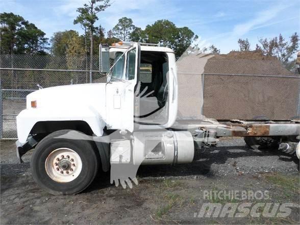 Mack DM600 Строительная техника - Другие