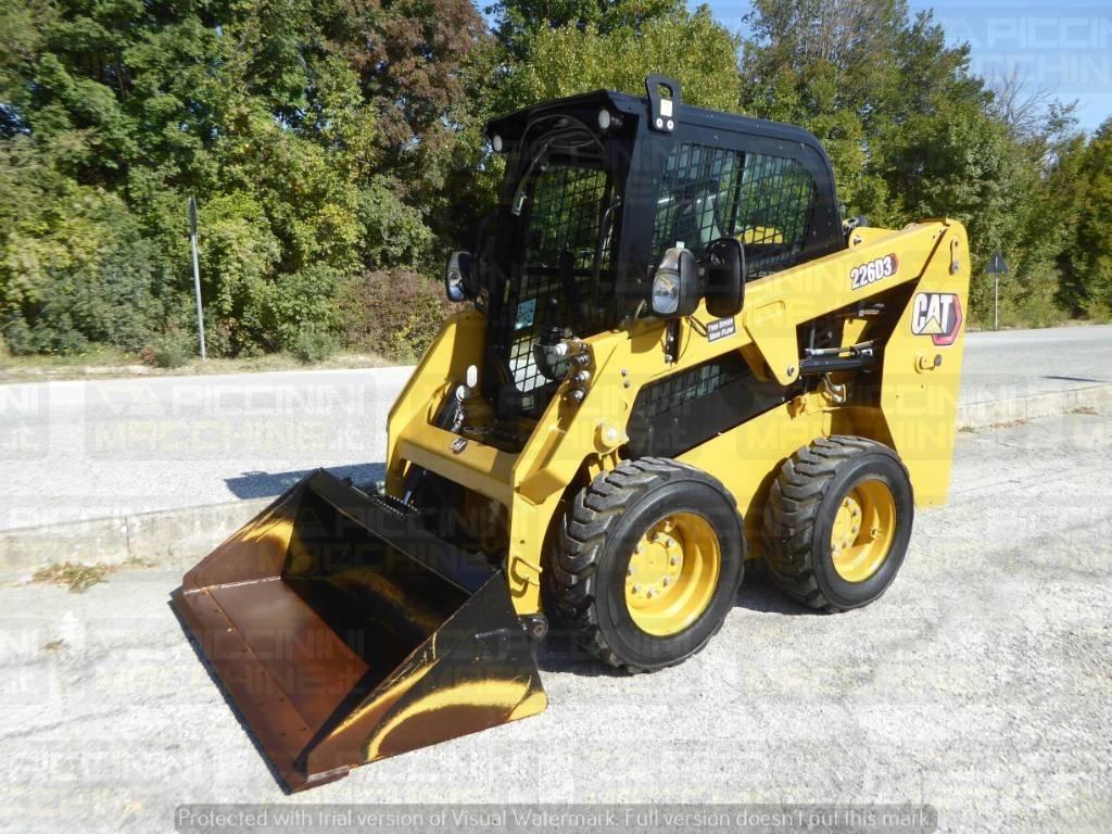CAT 226D3 Мини-погрузчики