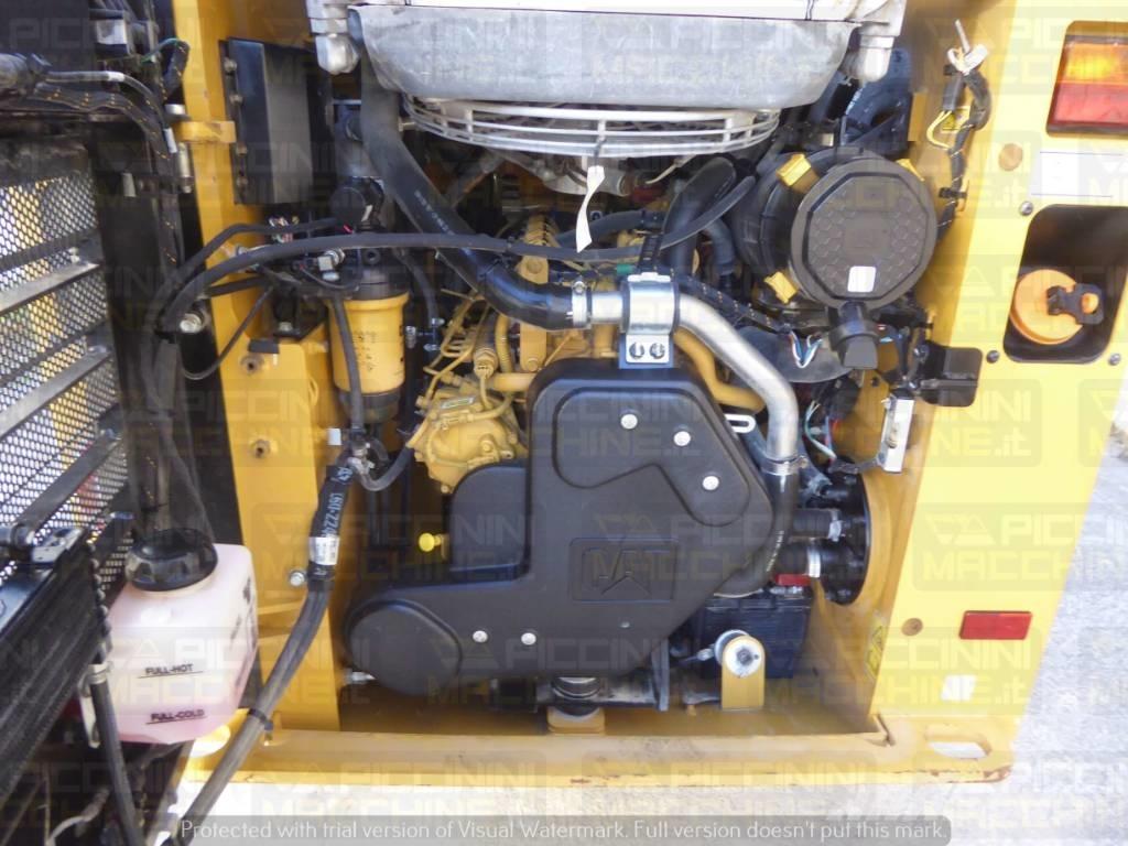 CAT 226D3 Мини-погрузчики