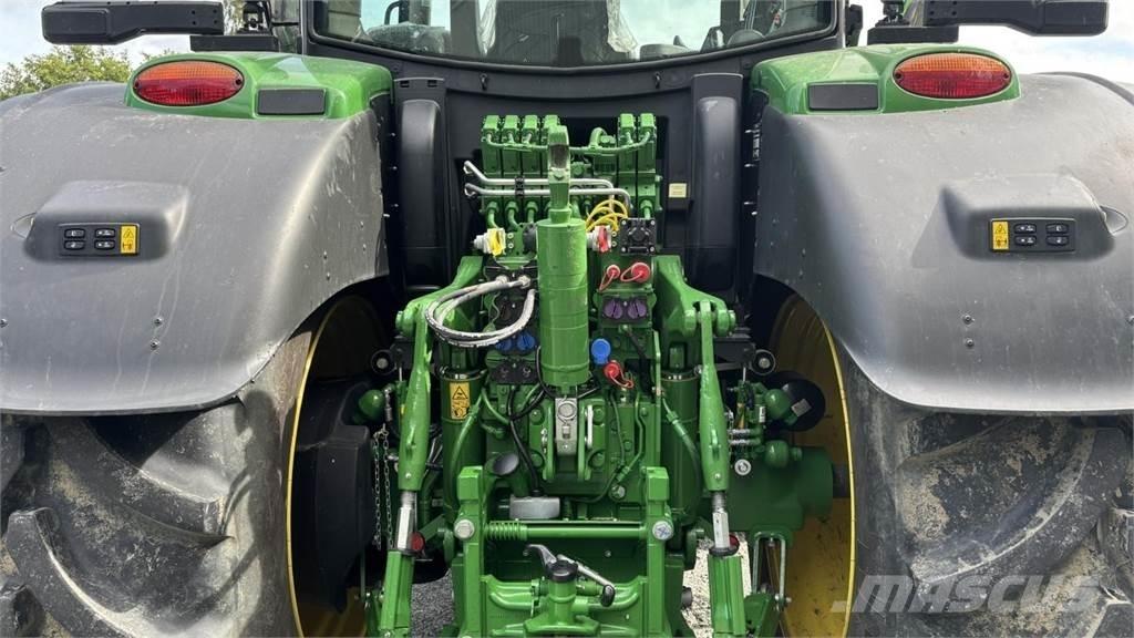 John Deere 6R215 Трактора