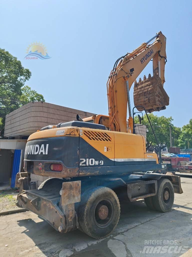 Hyundai R210W-9 Колёсные экскаваторы