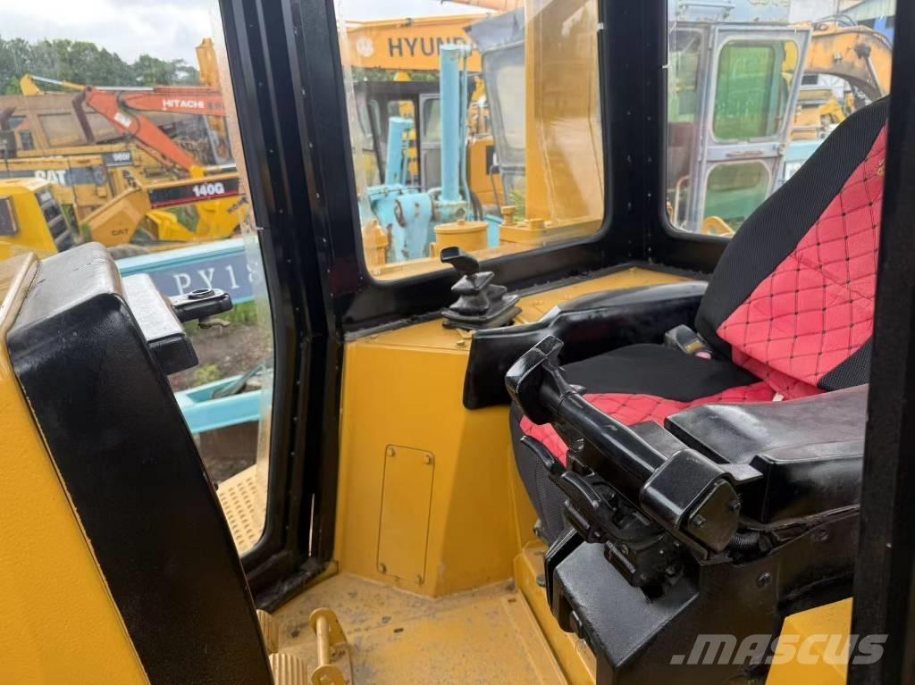 CAT D 6 R Гусеничные бульдозеры