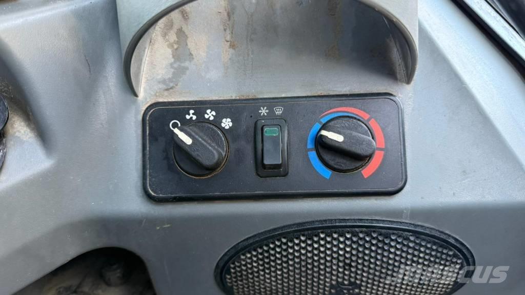 Bobcat T 590 Мини-погрузчики