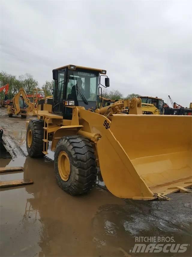 CAT 966G Фронтальные погрузчики