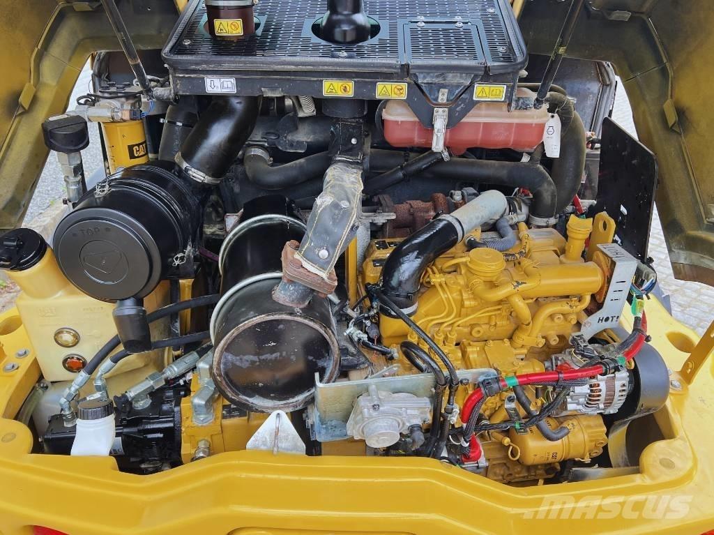 CAT 906 M    2016 Фронтальные погрузчики