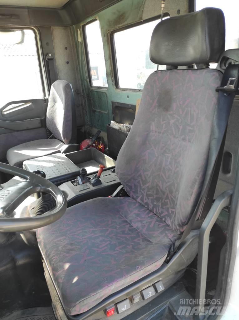 Iveco MP260 E35H Грузовики-Самосвалы