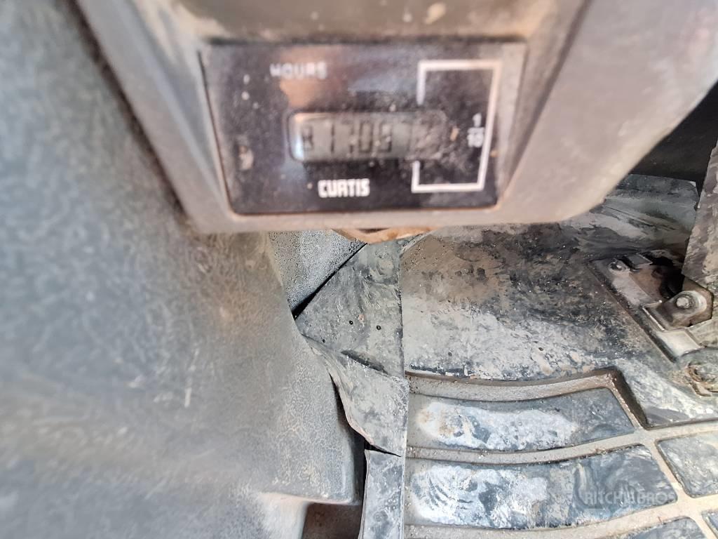 Doosan DL 300 Фронтальные погрузчики
