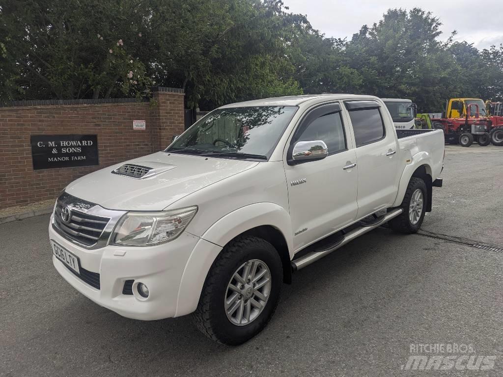 Toyota Hilux Бортовые фургоны