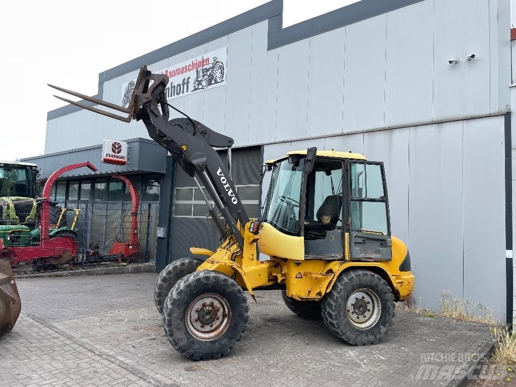 Volvo L 30 B Фронтальные погрузчики