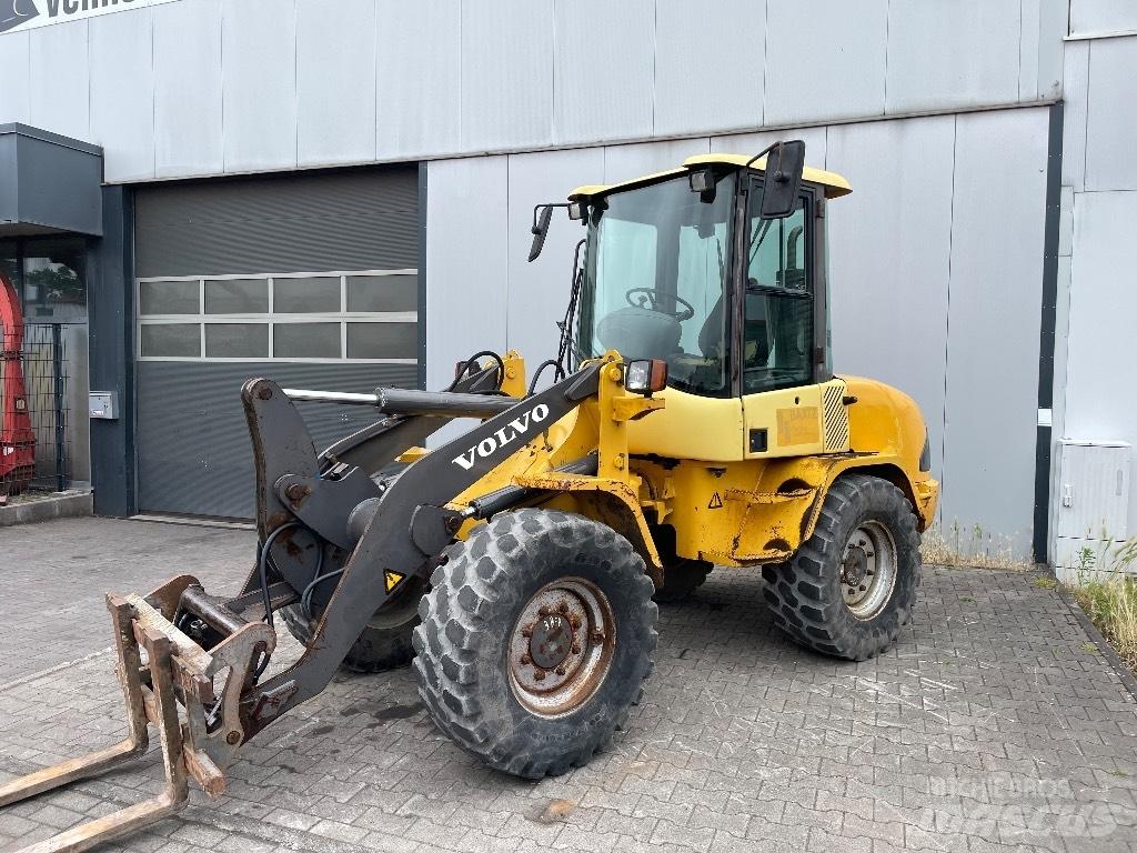 Volvo L 30 B Фронтальные погрузчики