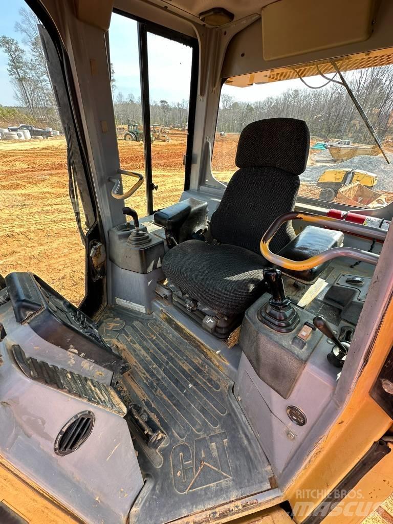 CAT D 5 G LGP Гусеничные бульдозеры