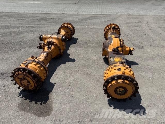 CASE 821 E AXLES Оси