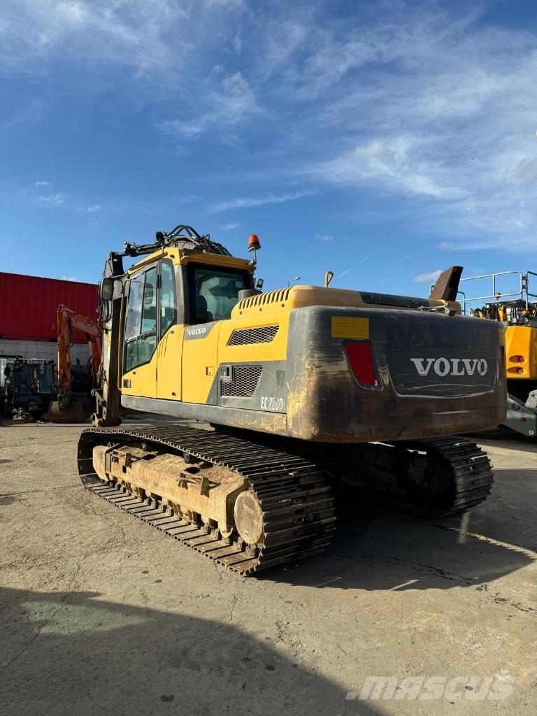 Volvo EC 220 DL Гусеничные экскаваторы