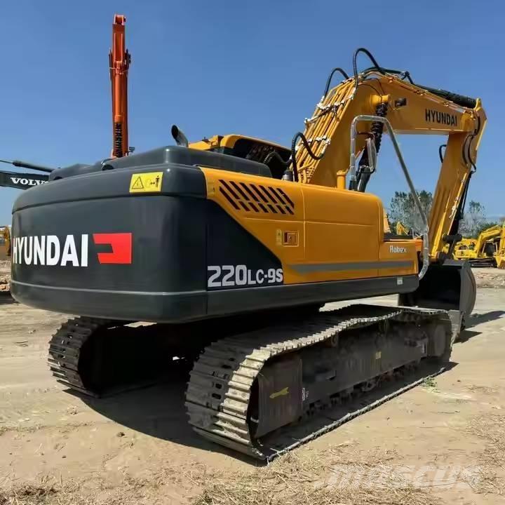 Hyundai R220LC-9S Гусеничные экскаваторы