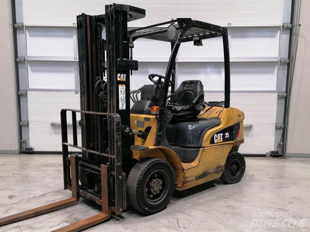CAT GP25N Газовые погрузчики