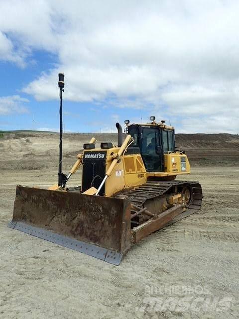 Komatsu D65PX-18 Гусеничные бульдозеры