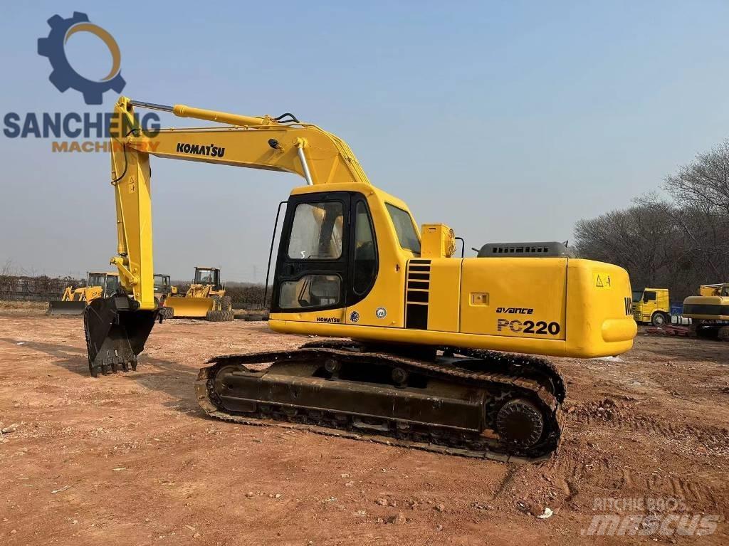 Komatsu PC 220 Гусеничные экскаваторы