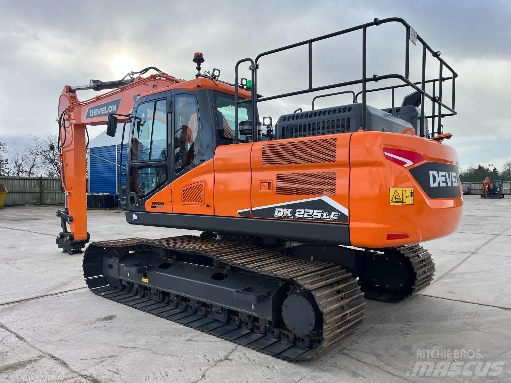 Develon DX 225 LC-7 Гусеничные экскаваторы