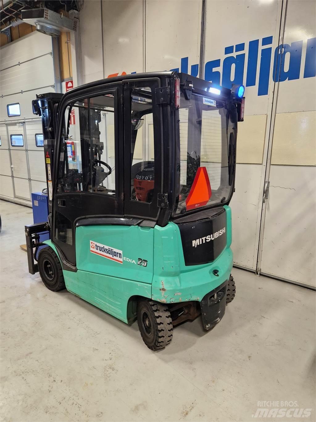 Mitsubishi FB25CN Электропогрузчики