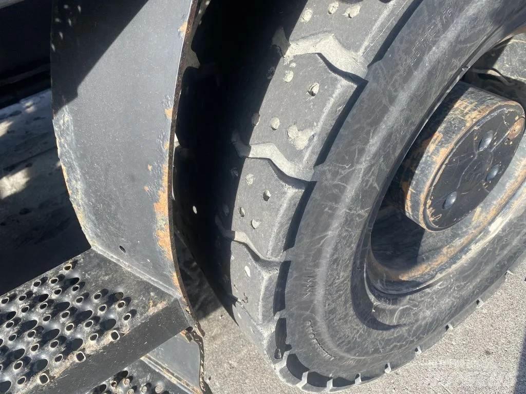 CAT M318F Колёсные экскаваторы